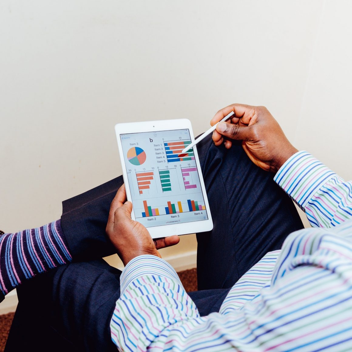 pros and cons of outsourcing