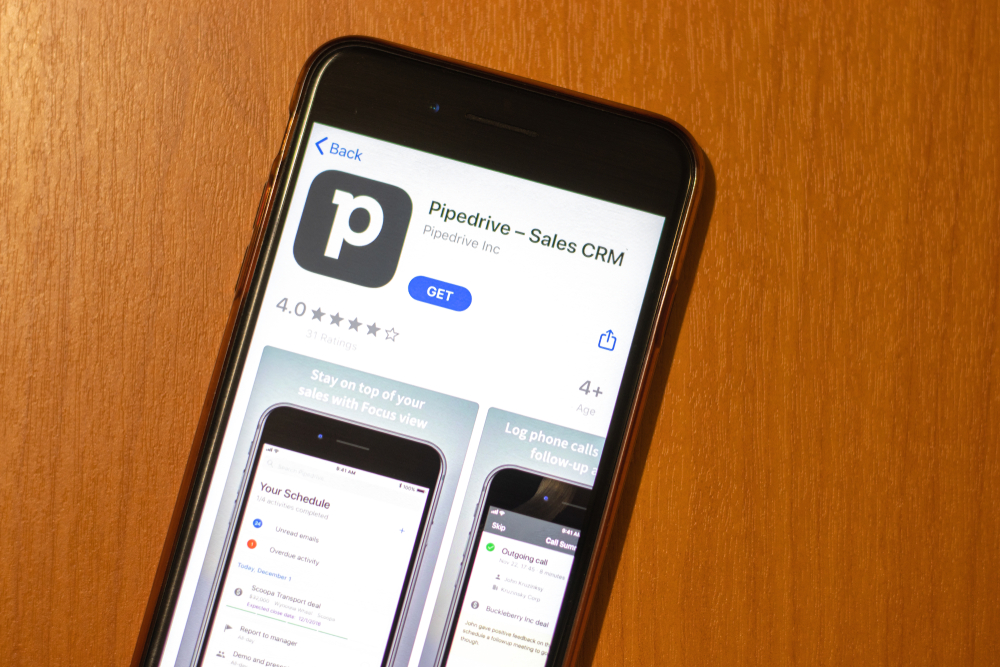 Smartphone-with-the-Pipedrive-app-ready-to-download-from-the-app-store